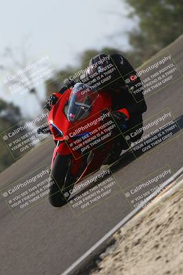 media/Nov-02-2025-Lets Ride (Sun) [[f7a3caa734]]/B Group/1120am (Turn 2 Inside)/